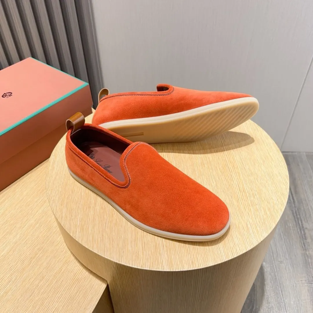 Men's shoes 400💰[loro piana] 2025 new moccasins, popular casual sneakers for street men. The shoes are made of first-layer suede leather uppers with rubber soles, a classic. The complex craftsmanship and meticulous structure make the shoes light and soft, allowing you to walk comfortably and freely. Perfect for summer wear. Yardage: 38-45.